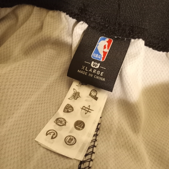 NBA LA Lakers #23 LeBron Men Shorts Size XL - Picture 4 of 6